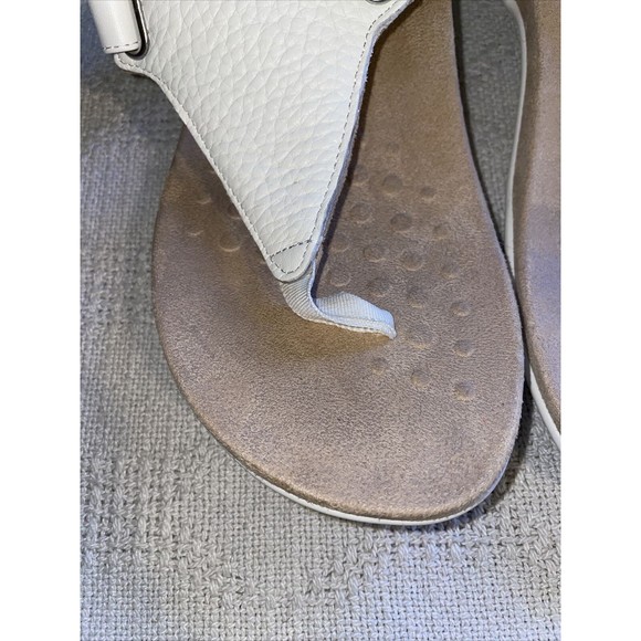 Vionic Thong Sandals Women’s Size 8.5 Medium Beige Leather Side Straps Beach - Picture 8 of 12